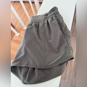 Lululemon Hottie Hot Shorts. Size 4. Olive Green.